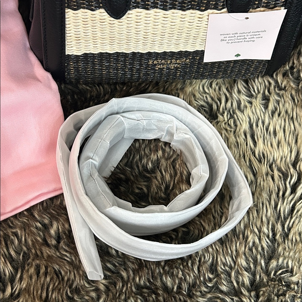 NWT 🎉HP🎉 Kate Spade Mini Woven Crossbody Satchel - Picture 4 of 10